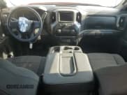 ✅ 2020 Chevrolet Silverado 1500 Custom Trail Boss • VIN: 1GCRYCEF9LZ270844 • Lot: 65276855. Wystawiony na Copart z przebiegiem 72 168 mil. Bezpłatny archiwum sprzedaży aukcyjnych z USA i szczegółowy raport historii pojazdu na DreamBid. Zdjęcie 8.