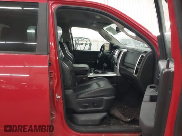 ✅ 2011 Ram 1500 Laramie • VIN: 1D7RV1CT3BS519237 • Lot: 43735352. Wystawiony na IAAI z przebiegiem 286 581 mil. Bezpłatny archiwum sprzedaży aukcyjnych z USA i szczegółowy raport historii pojazdu na DreamBid. Zdjęcie 5.