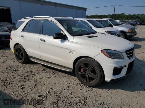 ✅ 2014 Mercedes-Benz M 63 AMG • VIN: 4JGDA7EB6EA344690 • Lot: 59296955. Wystawiony na Copart z przebiegiem 98 090 mil. Bezpłatny archiwum sprzedaży aukcyjnych z USA i szczegółowy raport historii pojazdu na DreamBid. Zdjęcie 4.