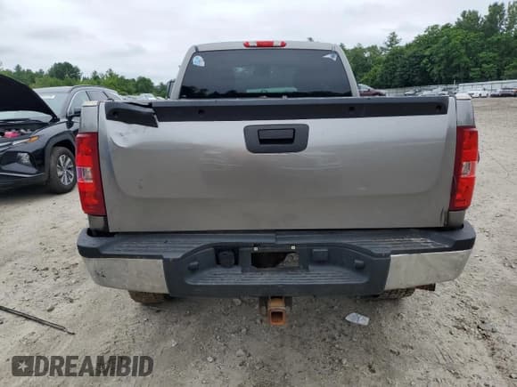 ✅ 2009 Chevrolet Silverado 2500HD LT • VIN: 1GCHK59K29E148441 • Lot: 64402635. Wystawiony na Copart z przebiegiem 172 182 mil. Bezpłatny archiwum sprzedaży aukcyjnych z USA i szczegółowy raport historii pojazdu na DreamBid. Zdjęcie 6.