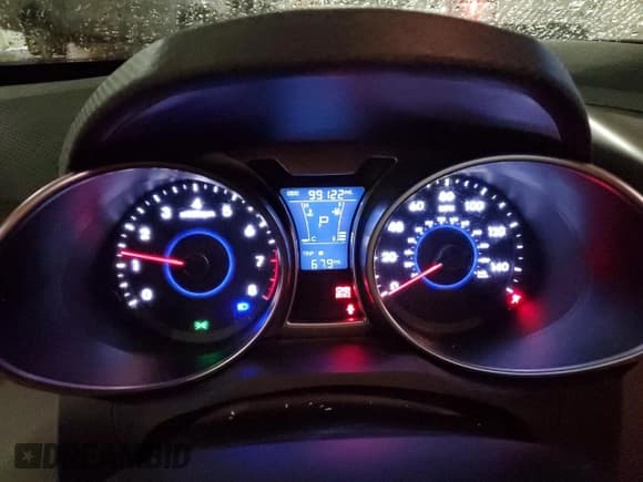 ✅ 2013 Hyundai Veloster w/Black Int • VIN: KMHTC6AD1DU137970 • Lot: 84545224. Wystawiony na Copart z przebiegiem 99 122 mil. Bezpłatny archiwum sprzedaży aukcyjnych z USA i szczegółowy raport historii pojazdu na DreamBid. Zdjęcie 9.