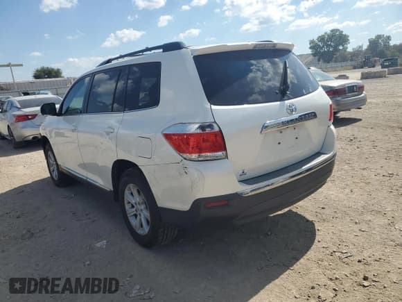 ✅ 2013 Toyota Highlander SE • VIN: 5TDZK3EH5DS103015 • Лот: 81876345. Опубликован ранее на Copart с пробегом 173 139 миль. Бесплатный доступ к архиву аукционных продаж из США и подробный отчёт об истории автомобиля на DreamBid. Изображение 2.