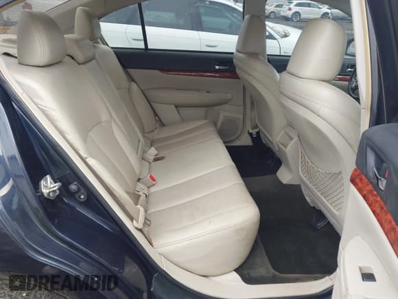 ✅ 2012 Subaru Legacy Limited • VIN: 4S3BMBK64C3029997 • Lot: 43887057. Wystawiony na IAAI z przebiegiem 230 719 mil. Bezpłatny archiwum sprzedaży aukcyjnych z USA i szczegółowy raport historii pojazdu na DreamBid. Zdjęcie 8.