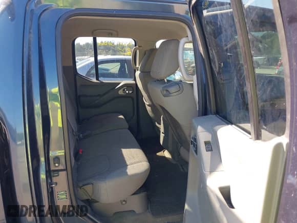 2013 Nissan Frontier SV z VIN 1N6AD0FV9DN731267, wystawiony jako IAAI lot #43354810 z przebiegiem 93 049 mil mil oraz . Historia ofert i sprzedaży dostępna na DreamBid. Obrazek 8.