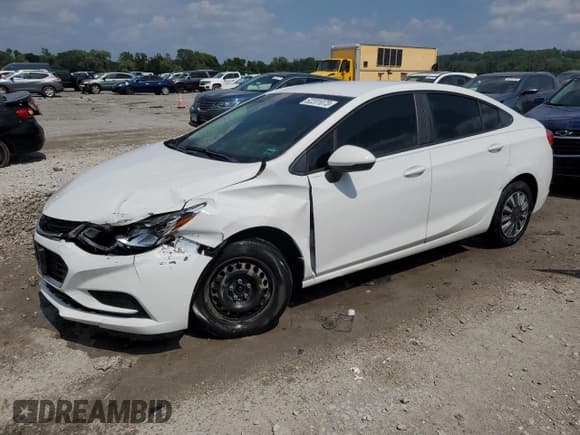 ✅ 2018 Chevrolet Cruze LS • VIN: 1G1BC5SM7J7155580 • Lot: 62201073. Listed on Copart with 85,304 mi. Free auction sales archive from the USA and detailed vehicle history report at DreamBid. Image 1.