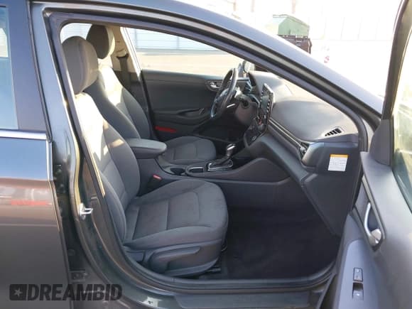 ✅ 2020 Hyundai Ioniq SE • VIN: KMHC75LC6LU235541 • Lot: 40929520. Wystawiony na IAAI z przebiegiem 96 679 mil. Bezpłatny archiwum sprzedaży aukcyjnych z USA i szczegółowy raport historii pojazdu na DreamBid. Zdjęcie 5.