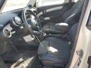 ✅ 2015 MINI Hardtop 4 Door • VIN: WMWXS5C59FT827576 • Lot: 82661265. Wystawiony na Copart z przebiegiem 115 930 mil. Bezpłatny archiwum sprzedaży aukcyjnych z USA i szczegółowy raport historii pojazdu na DreamBid. Zdjęcie 7.