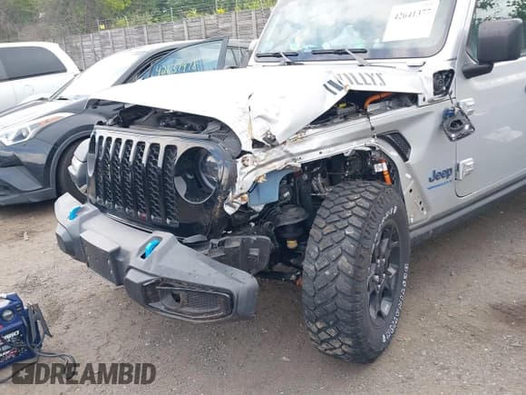 ✅ 2023 Jeep Wrangler • VIN: 1C4JJXN67PW691008 • Lot: 42641377. Wystawiony na IAAI z przebiegiem 22 985 mil. Bezpłatny archiwum sprzedaży aukcyjnych z USA i szczegółowy raport historii pojazdu na DreamBid. Zdjęcie 6.