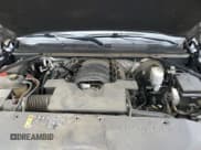 ✅ 2018 Chevrolet Suburban Premier • VIN: 1GNSCJKC5JR293962 • Lot: 50641835. Wystawiony na Copart z przebiegiem 137 598 mil. Bezpłatny archiwum sprzedaży aukcyjnych z USA i szczegółowy raport historii pojazdu na DreamBid. Zdjęcie 12.