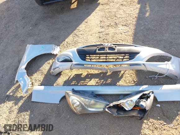 ✅ 2015 Hyundai Genesis Coupe 3.8L Base • VIN: KMHHT6KJ3FU130936 • Lot: 40820424. Wystawiony na IAAI z przebiegiem 133 501 mil. Bezpłatny archiwum sprzedaży aukcyjnych z USA i szczegółowy raport historii pojazdu na DreamBid. Zdjęcie 12.