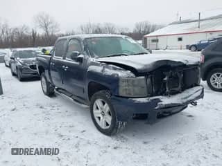 2007 Chevrolet Silverado 1500 LTZ with VIN 2GCEK13M771535698, listed as a IAAI auction lot 41295982 with 216,232 mi miles and . Bid and sale history available at DreamBid. Image 1.