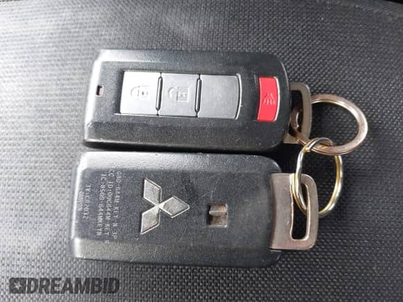 2011 Mitsubishi Outlander SE with VIN JA4AR4AU1BZ013173, listed as a IAAI auction lot 43310826 with 220,732 mi miles and . Bid and sale history available at DreamBid. Image 11.