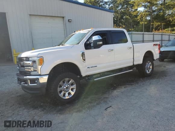 ✅ 2019 Ford F-350 XL • VIN: 1FT8W3BT6KEF99731 • Lot: 84380975. Wystawiony na Copart z przebiegiem 135 429 mil. Bezpłatny archiwum sprzedaży aukcyjnych z USA i szczegółowy raport historii pojazdu na DreamBid. Zdjęcie 1.