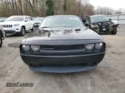 ✅ 2014 Dodge Challenger SXT • VIN: 2C3CDYAG9EH242725 • Lot: 80505924. Wystawiony na Copart z przebiegiem 130 031 mil. Bezpłatny archiwum sprzedaży aukcyjnych z USA i szczegółowy raport historii pojazdu na DreamBid. Zdjęcie 5.