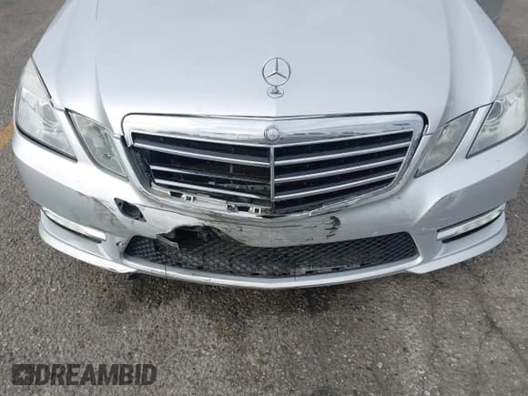 ✅ 2012 Mercedes-Benz E 350 Luxury • VIN: WDDHF5KB8CA648512 • Lot: 43663866. Wystawiony na IAAI z przebiegiem 168 165 mil. Bezpłatny archiwum sprzedaży aukcyjnych z USA i szczegółowy raport historii pojazdu na DreamBid. Zdjęcie 6.