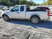 ✅ 2010 Nissan Frontier SE • VIN: 1N6AD0CW9AC449358 • Лот: 84972665. Опубликован ранее на Copart с пробегом 486 793 миль. Бесплатный доступ к архиву аукционных продаж из США и подробный отчёт об истории автомобиля на DreamBid. Изображение 2.