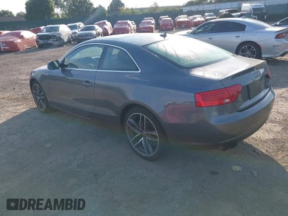 ✅ 2014 Audi A5 Premium • VIN: WAUCFAFR4EA073989 • Лот: 43106916. Опубликован ранее на IAAI с пробегом 98 734 миль. Бесплатный доступ к архиву аукционных продаж из США и подробный отчёт об истории автомобиля на DreamBid. Изображение 3.