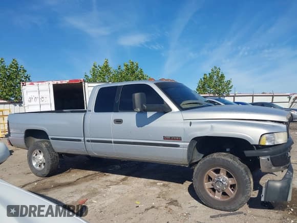 ✅ 1999 Dodge 2500 • VIN: 1B7KF2361XJ522188 • Лот: 43246118. Опубликован ранее на IAAI с пробегом 245 887 миль. Бесплатный доступ к архиву аукционных продаж из США и подробный отчёт об истории автомобиля на DreamBid. Изображение 14.