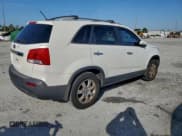 ✅ 2012 Kia Sorento LX • VIN: 5XYKT3A6XCG251787 • Lot: 96577515. Wystawiony na Copart z przebiegiem 156 716 mil. Bezpłatny archiwum sprzedaży aukcyjnych z USA i szczegółowy raport historii pojazdu na DreamBid. Zdjęcie 3.