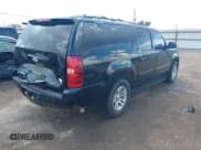 ✅ 2008 Chevrolet Suburban LTZ • VIN: 1GNFC160X8R252335 • Lot: 43109812. Wystawiony na IAAI z przebiegiem 324 571 mil. Bezpłatny archiwum sprzedaży aukcyjnych z USA i szczegółowy raport historii pojazdu na DreamBid. Zdjęcie 4.