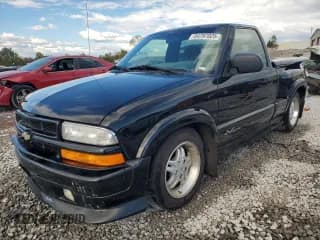 ✅ 2000 Chevrolet S-10 LS • VIN: 1GCCS14W7Y8177704 • Лот: 84797025. Опубликован ранее на Copart с пробегом 74 594 миль. Бесплатный доступ к архиву аукционных продаж из США и подробный отчёт об истории автомобиля на DreamBid. Изображение 1.