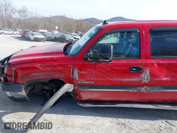 ✅ 2006 Chevrolet Silverado 2500HD LT3 • VIN: 1GCHK23D46F270846 • Lot: 41395200. Wystawiony na IAAI z przebiegiem 213 315 mil. Bezpłatny archiwum sprzedaży aukcyjnych z USA i szczegółowy raport historii pojazdu na DreamBid. Zdjęcie 14.