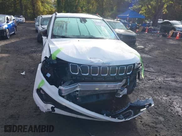 2022 Jeep Compass Latitude with VIN 3C4NJDBB6NT230743, listed as a IAAI auction lot 43381627 with 13,773 mi miles and . Bid and sale history available at DreamBid. Image 6.