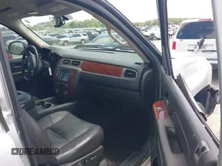 ✅ 2011 Chevrolet Silverado 1500 LTZ • VIN: 3GCPKTE27BG123538 • Lot: 42943780. Wystawiony na IAAI z przebiegiem 263 543 mil. Bezpłatny archiwum sprzedaży aukcyjnych z USA i szczegółowy raport historii pojazdu na DreamBid. Zdjęcie 5.