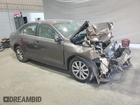 ✅ 2014 Volkswagen Jetta SE • VIN: 3VWB17AJ9EM420721 • Lot: 65062565. Wystawiony na Copart z przebiegiem Nie podano. Bezpłatny archiwum sprzedaży aukcyjnych z USA i szczegółowy raport historii pojazdu na DreamBid. Zdjęcie 4.