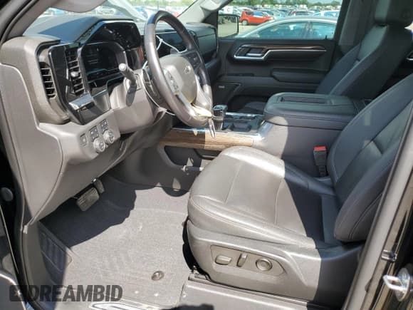 ✅ 2022 Chevrolet Silverado 1500 LT Trail Boss • VIN: 3GCUDFETXNG503890 • Lot: 55646935. Wystawiony na Copart z przebiegiem 32 407 mil. Bezpłatny archiwum sprzedaży aukcyjnych z USA i szczegółowy raport historii pojazdu na DreamBid. Zdjęcie 7.