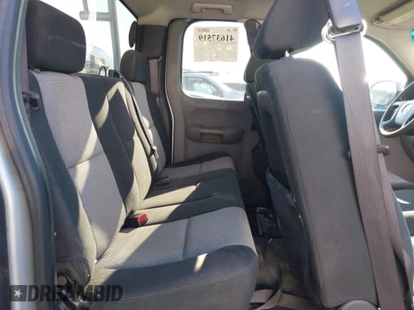 ✅ 2008 Chevrolet Silverado 2500HD Work Truck • VIN: 1GCHC29K68E200695 • Lot: 41637519. Wystawiony na IAAI z przebiegiem 196 069 mil. Bezpłatny archiwum sprzedaży aukcyjnych z USA i szczegółowy raport historii pojazdu na DreamBid. Zdjęcie 8.