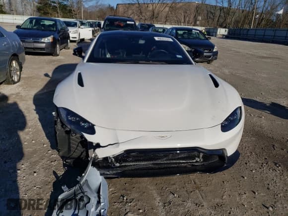 ✅ 2021 Aston Martin Vantage • VIN: SCFSMGAW6MGN05743 • Lot: 46655524. Wystawiony na Copart z przebiegiem 4 759 mil. Bezpłatny archiwum sprzedaży aukcyjnych z USA i szczegółowy raport historii pojazdu na DreamBid. Zdjęcie 5.