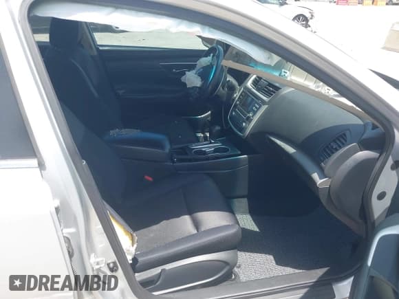 ✅ 2017 Nissan Altima SL • VIN: 1N4AL3AP0HC261301 • Lot: 42778921. Wystawiony na IAAI z przebiegiem 135 282 mil. Bezpłatny archiwum sprzedaży aukcyjnych z USA i szczegółowy raport historii pojazdu na DreamBid. Zdjęcie 5.