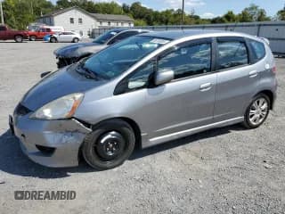 ✅ 2010 Honda Fit Sport • VIN: JHMGE8H61AS024559 • Лот: 80703055. Опубликован ранее на Copart с пробегом 141 527 миль. Бесплатный доступ к архиву аукционных продаж из США и подробный отчёт об истории автомобиля на DreamBid. Изображение 1.