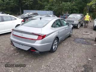 2023 Hyundai Sonata SEL z VIN KMHL64JA4PA313904, wystawiony jako IAAI lot #43266884 z przebiegiem 7 403 mil mil oraz . Historia ofert i sprzedaży dostępna na DreamBid. Obrazek 4.