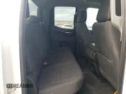 ✅ 2020 Chevrolet Silverado 1500 LT • VIN: 1GCRYDED7LZ197428 • Lot: 70494134. Wystawiony na Copart z przebiegiem 74 022 mil. Bezpłatny archiwum sprzedaży aukcyjnych z USA i szczegółowy raport historii pojazdu na DreamBid. Zdjęcie 11.