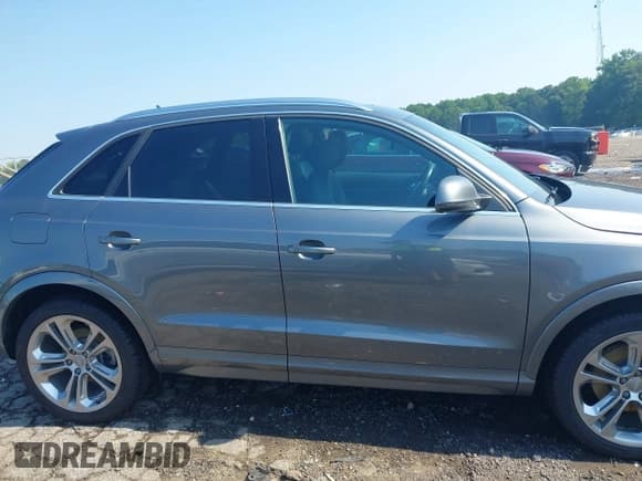 ✅ 2017 Audi Q3 Premium Plus • VIN: WA1JCCFS8HR003056 • Lot: 42570081. Listed on IAAI with 82,210 mi. Free auction sales archive from the USA and detailed vehicle history report at DreamBid. Image 13.