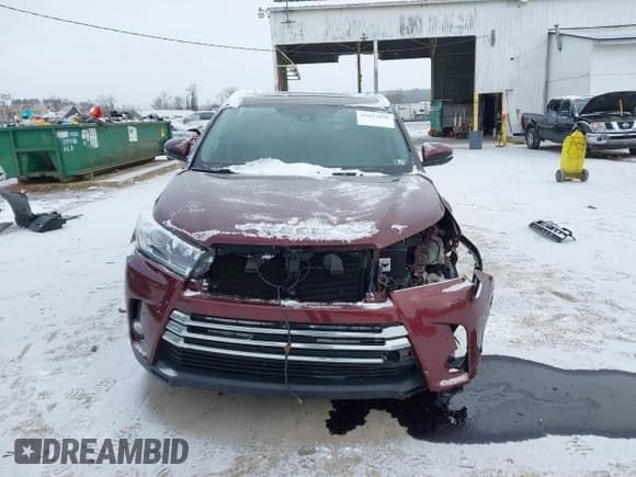 ✅ 2017 Toyota Highlander Limited • VIN: 5TDDZRFH0HS416597 • Lot: 41627846. Listed on IAAI with 110,718 mi. Free auction sales archive from the USA and detailed vehicle history report at DreamBid. Image 13.