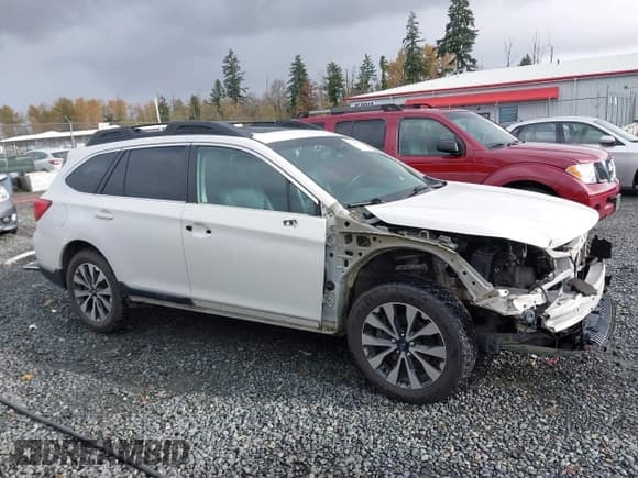 ✅ 2015 Subaru Outback Limited • VIN: 4S4BSENC9F3336316 • Lot: 43644164. Wystawiony na IAAI z przebiegiem 234 287 mil. Bezpłatny archiwum sprzedaży aukcyjnych z USA i szczegółowy raport historii pojazdu na DreamBid. Zdjęcie 14.