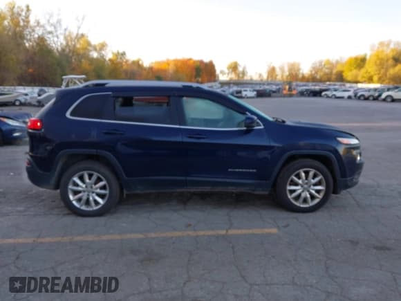 ✅ 2015 Jeep Cherokee Limited • VIN: 1C4PJMDS4FW685396 • Lot: 43543133. Wystawiony na IAAI z przebiegiem 158 270 mil. Bezpłatny archiwum sprzedaży aukcyjnych z USA i szczegółowy raport historii pojazdu na DreamBid. Zdjęcie 13.