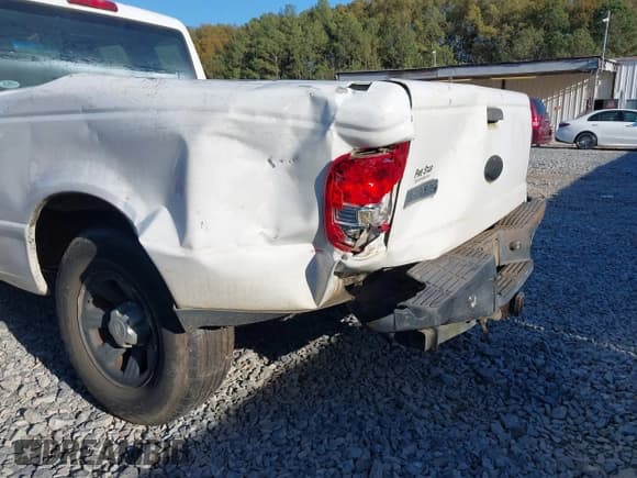 ✅ 2010 Ford Ranger XL • VIN: 1FTKR1EE7APA16407 • Lot: 41019733. Wystawiony na IAAI z przebiegiem 172 609 mil. Bezpłatny archiwum sprzedaży aukcyjnych z USA i szczegółowy raport historii pojazdu na DreamBid. Zdjęcie 6.