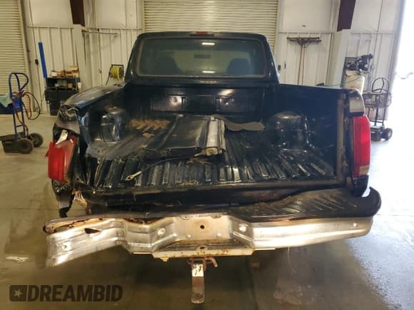 ✅ 1996 Ford F-150 • VIN: 1FTEX14H8TKA36499 • Lot: 71614075. Listed on Copart with 207,994 mi. Free auction sales archive from the USA and detailed vehicle history report at DreamBid. Image 6.