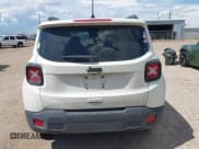 ✅ 2018 Jeep Renegade Latitude • VIN: ZACCJABB5JPJ03499 • Lot: 42608361. Wystawiony na IAAI z przebiegiem 120 908 mil. Bezpłatny archiwum sprzedaży aukcyjnych z USA i szczegółowy raport historii pojazdu na DreamBid. Zdjęcie 16.