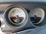 ✅ 2014 Dodge Challenger SXT • VIN: 2C3CDYAG8EH256275 • Lot: 71063714. Wystawiony na Copart z przebiegiem 126 638 mil. Bezpłatny archiwum sprzedaży aukcyjnych z USA i szczegółowy raport historii pojazdu na DreamBid. Zdjęcie 9.