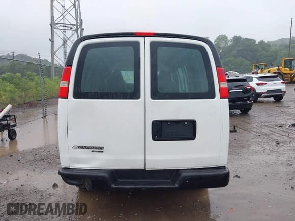 ✅ 2016 Chevrolet Express Cargo • VIN: 1GCWGAFG8G1147848 • Lot: 42668582. Listed on IAAI with 237,768 mi. Free auction sales archive from the USA and detailed vehicle history report at DreamBid. Image 16.