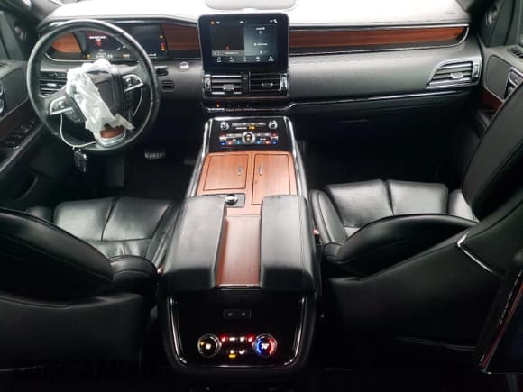 ✅ 2019 Lincoln Navigator Reserve • VIN: 5LMJJ3LT2KEL19245 • Лот: 45902974. Опубликован ранее на Copart с пробегом 79 542 миль. Бесплатный доступ к архиву аукционных продаж из США и подробный отчёт об истории автомобиля на DreamBid. Изображение 8.