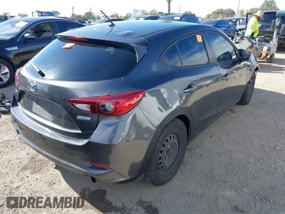 ✅ 2017 Mazda 3 Sport • VIN: 3MZBN1K76HM101415 • Lot: 42012311. Wystawiony na IAAI z przebiegiem 222 246 mil. Bezpłatny archiwum sprzedaży aukcyjnych z USA i szczegółowy raport historii pojazdu na DreamBid. Zdjęcie 4.