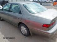 ✅ 1998 Toyota Camry LE • VIN: JT2BG22K0W0147127 • Лот: 43172343. Опубликован ранее на IAAI с пробегом 215 806 миль. Бесплатный доступ к архиву аукционных продаж из США и подробный отчёт об истории автомобиля на DreamBid. Изображение 3.