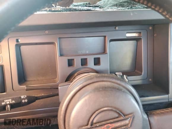 1989 Chevrolet Corvette with VIN 1G1YY3182K5121077, listed as a Copart auction lot 84785295 with Not provided miles and Non repairable. Bid and sale history available at DreamBid. Image 9.