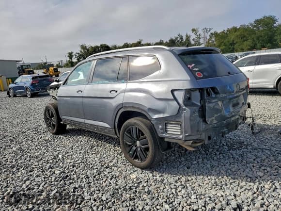 ✅ 2018 Volkswagen Atlas SE • VIN: 1V2CR2CA1JC571871 • Lot: 96149725. Listed on Copart with 90,563 mi. Free auction sales archive from the USA and detailed vehicle history report at DreamBid. Image 2.